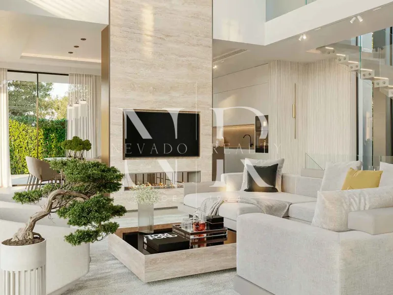 Villa in Nueva Andalucía under construction in closed urbanization for sale