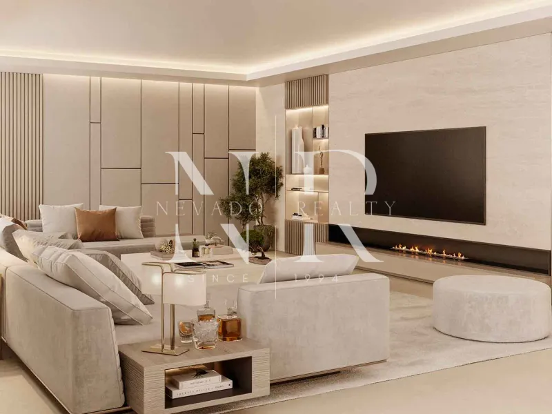 Villa in Nueva Andalucía under construction in closed urbanization for sale