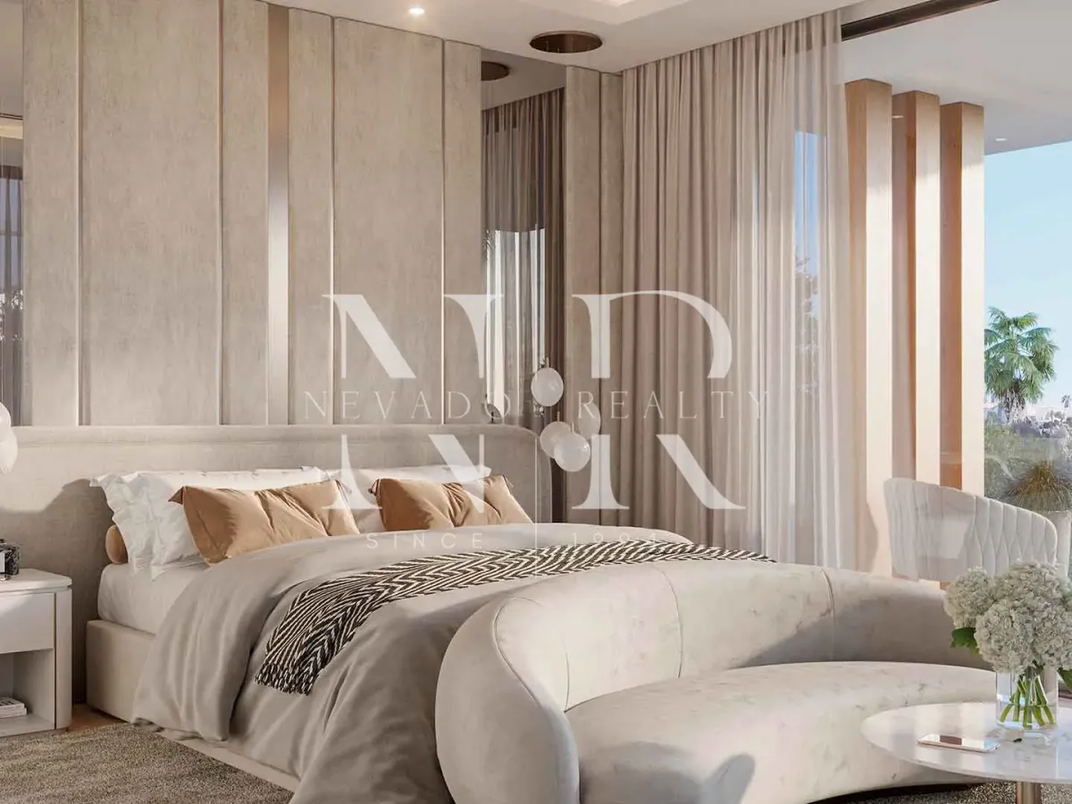 Villa in Nueva Andalucía under construction in closed urbanization for sale