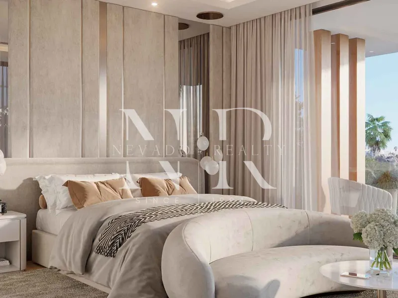 Villa in Nueva Andalucía under construction in closed urbanization for sale