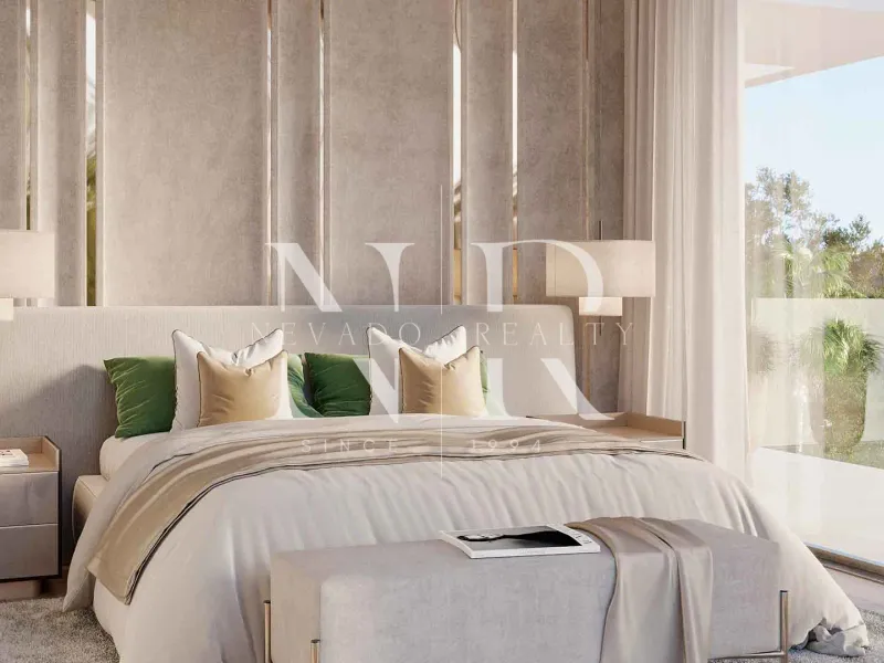 Villa in Nueva Andalucía under construction in closed urbanization for sale