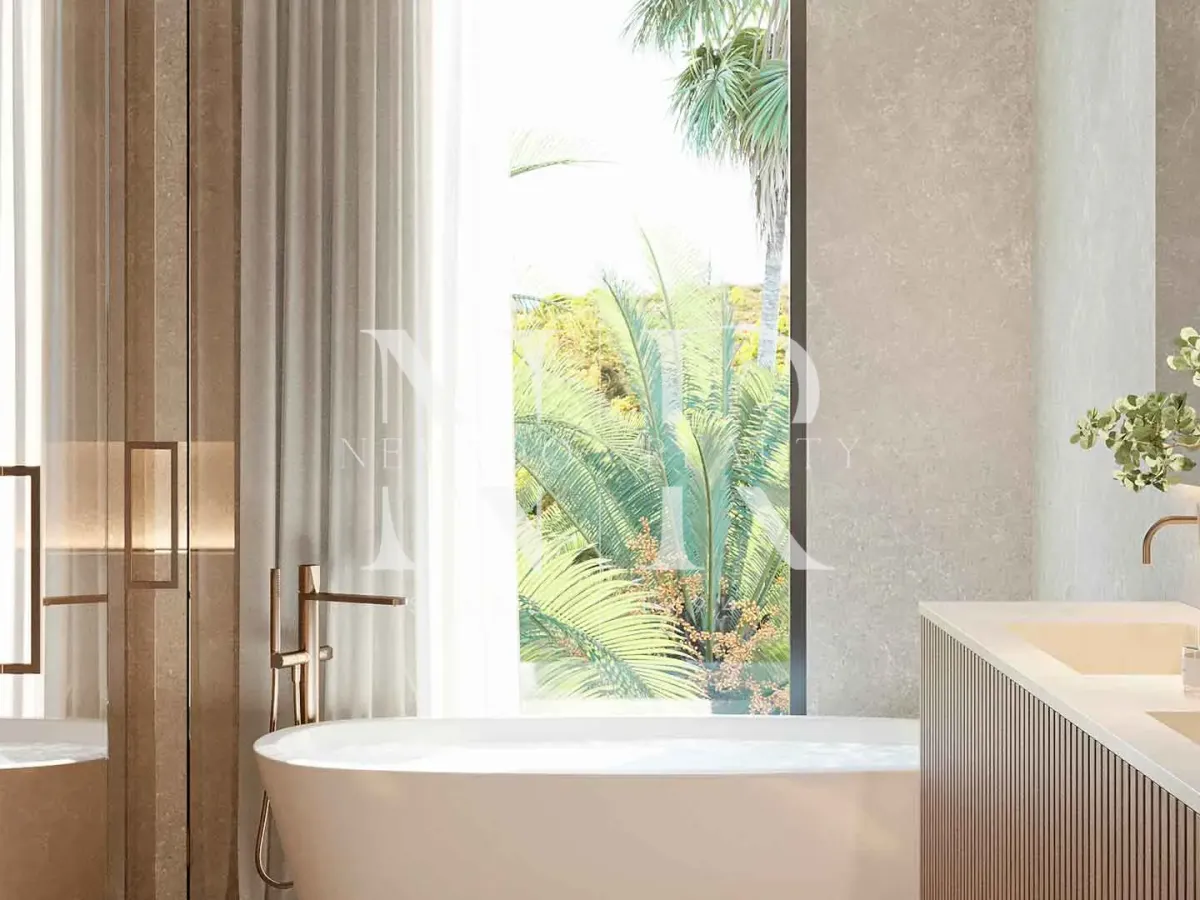 Villa in Nueva Andalucía under construction in closed urbanization for sale