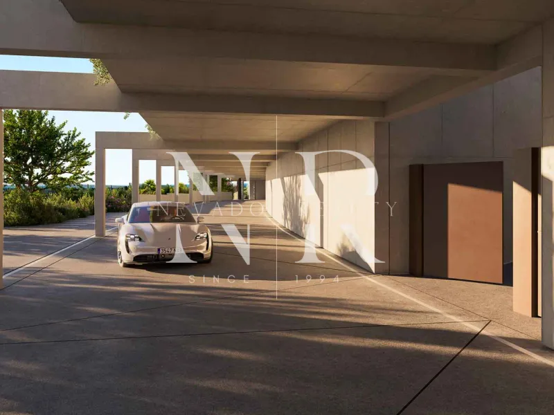 Villa in Nueva Andalucía under construction in closed urbanization for sale