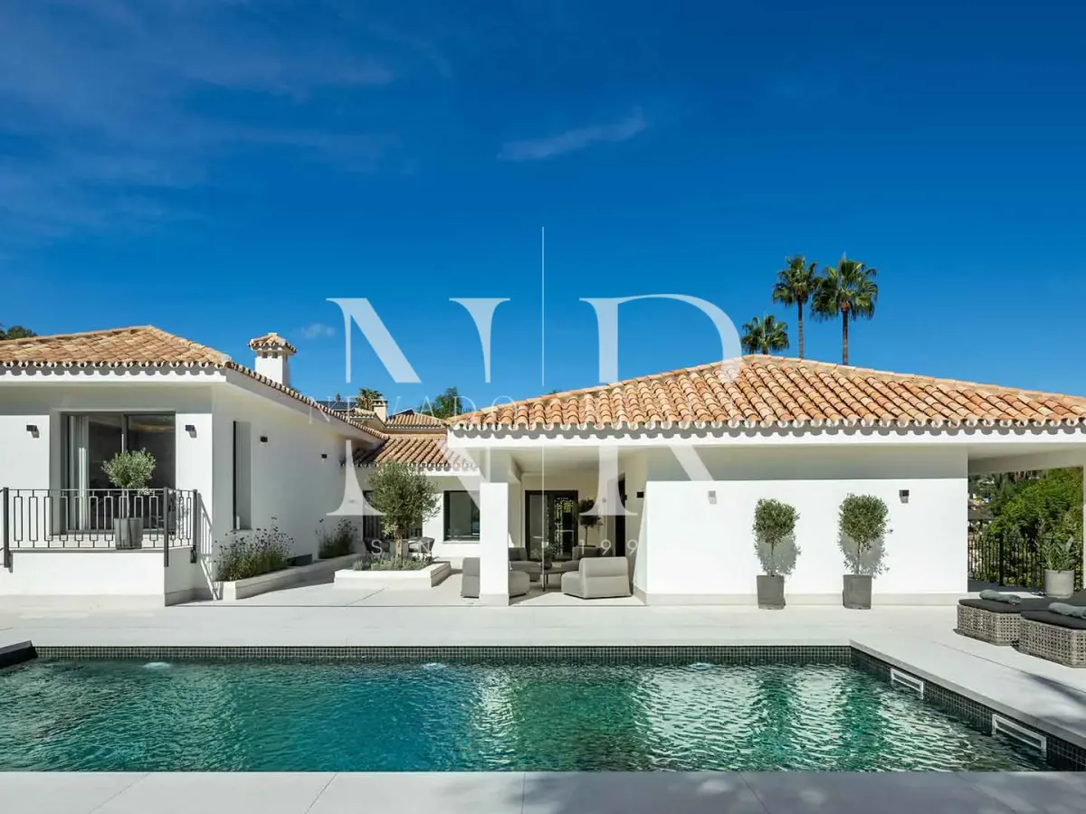 Villa in Nueva Andalucia in Las Brisas Golf with panoramic views for sale