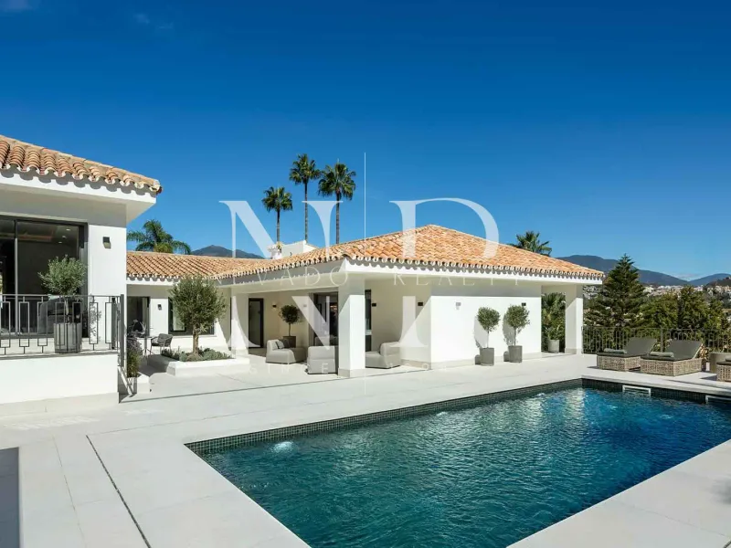 Villa in Nueva Andalucia in Las Brisas Golf with panoramic views for sale