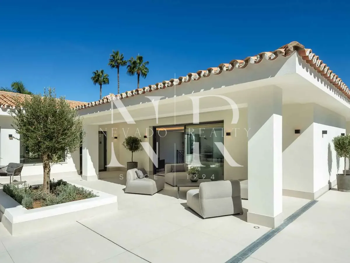 Villa in Nueva Andalucia in Las Brisas Golf with panoramic views for sale