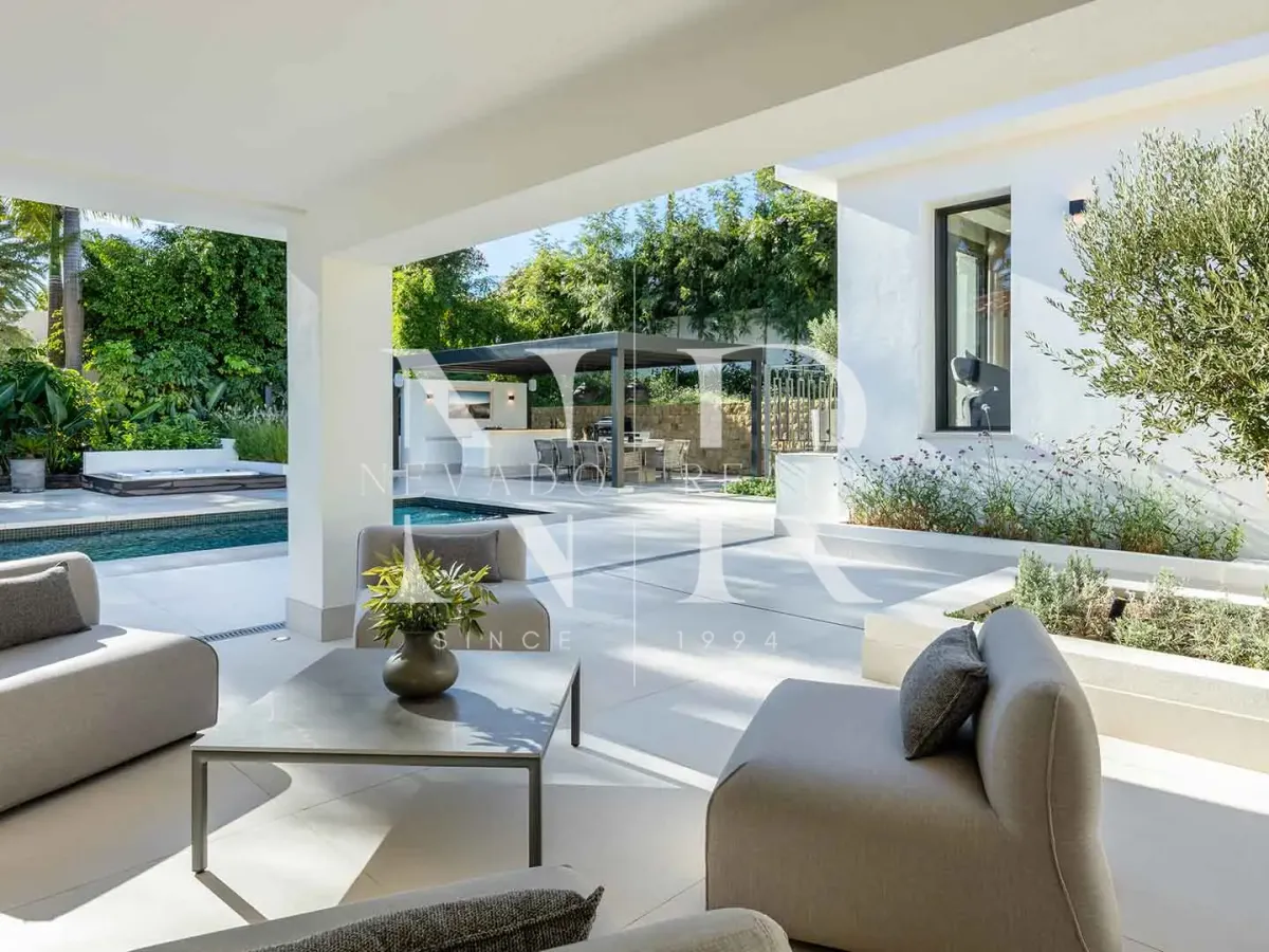 Villa in Nueva Andalucia in Las Brisas Golf with panoramic views for sale