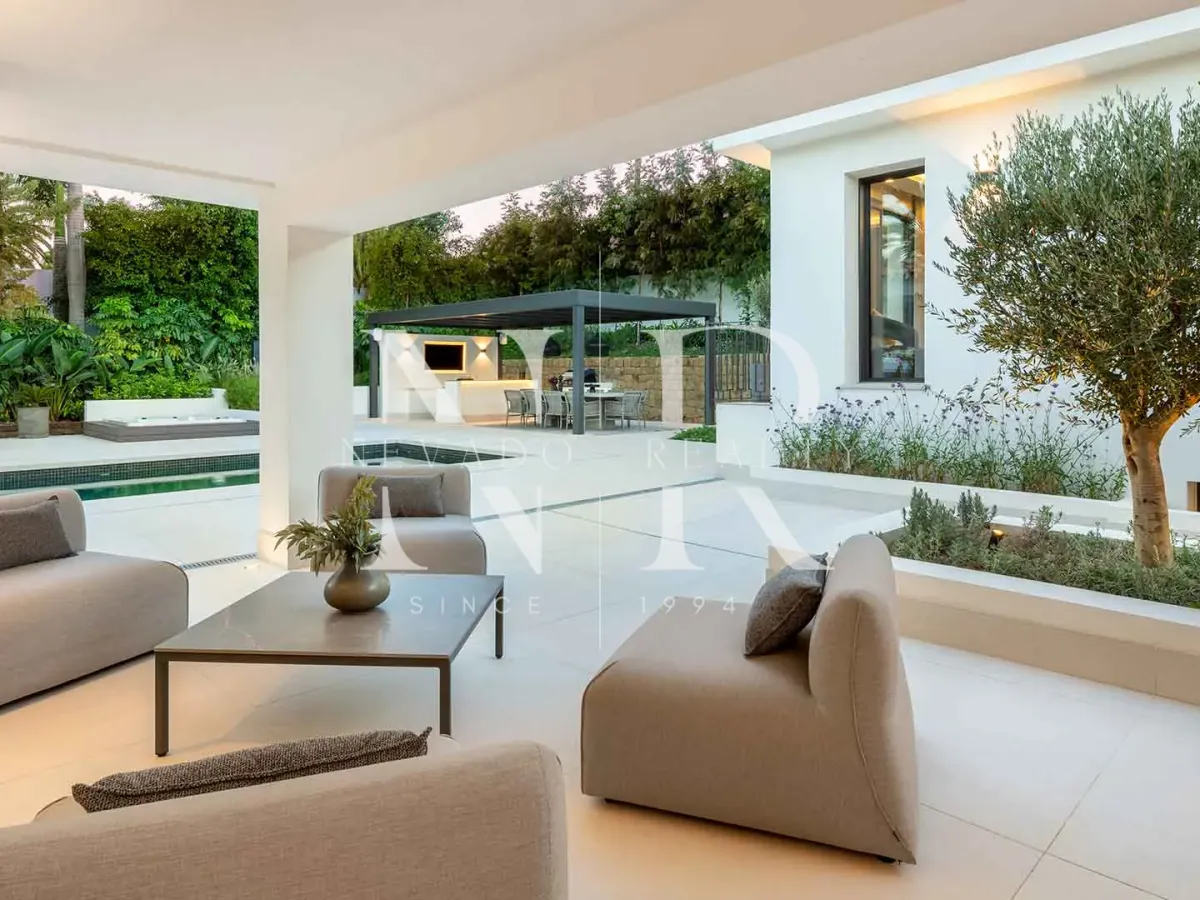 Villa in Nueva Andalucia in Las Brisas Golf with panoramic views for sale