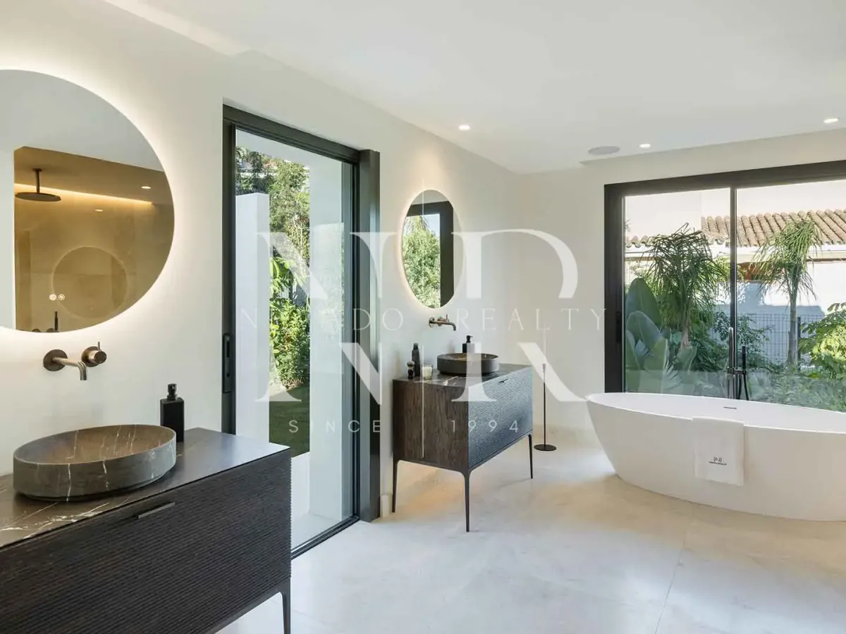 Villa in Nueva Andalucia in Las Brisas Golf with panoramic views for sale