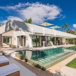 Villa for sale front line golf in Los Naranjos Golf Club 1