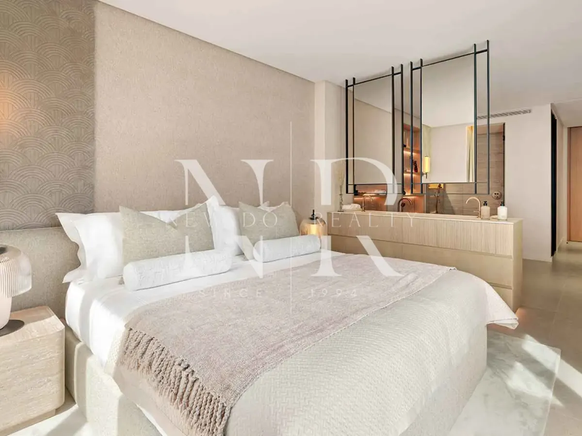 Villa for sale front line golf in Los Naranjos Golf Club