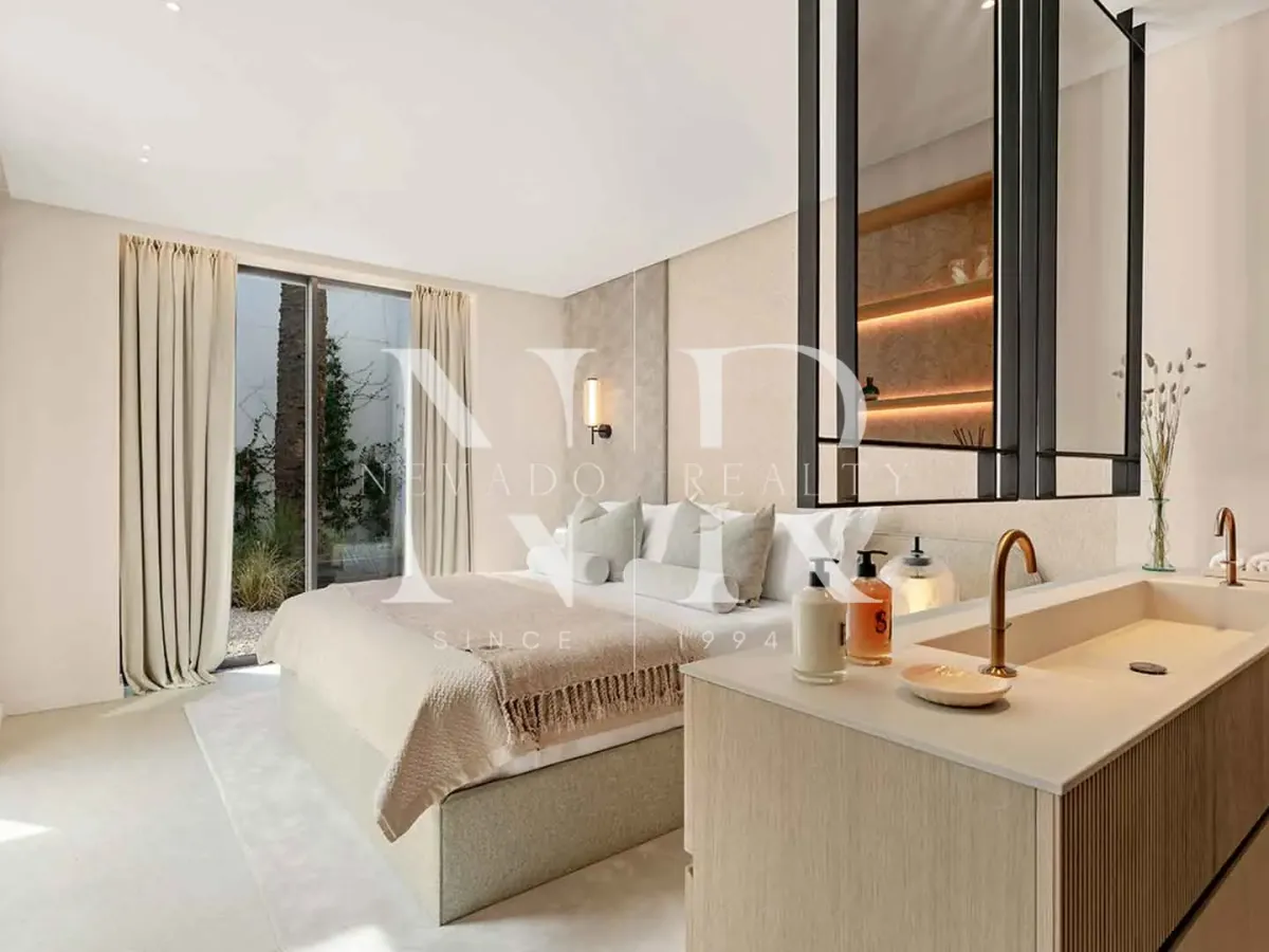 Villa for sale front line golf in Los Naranjos Golf Club