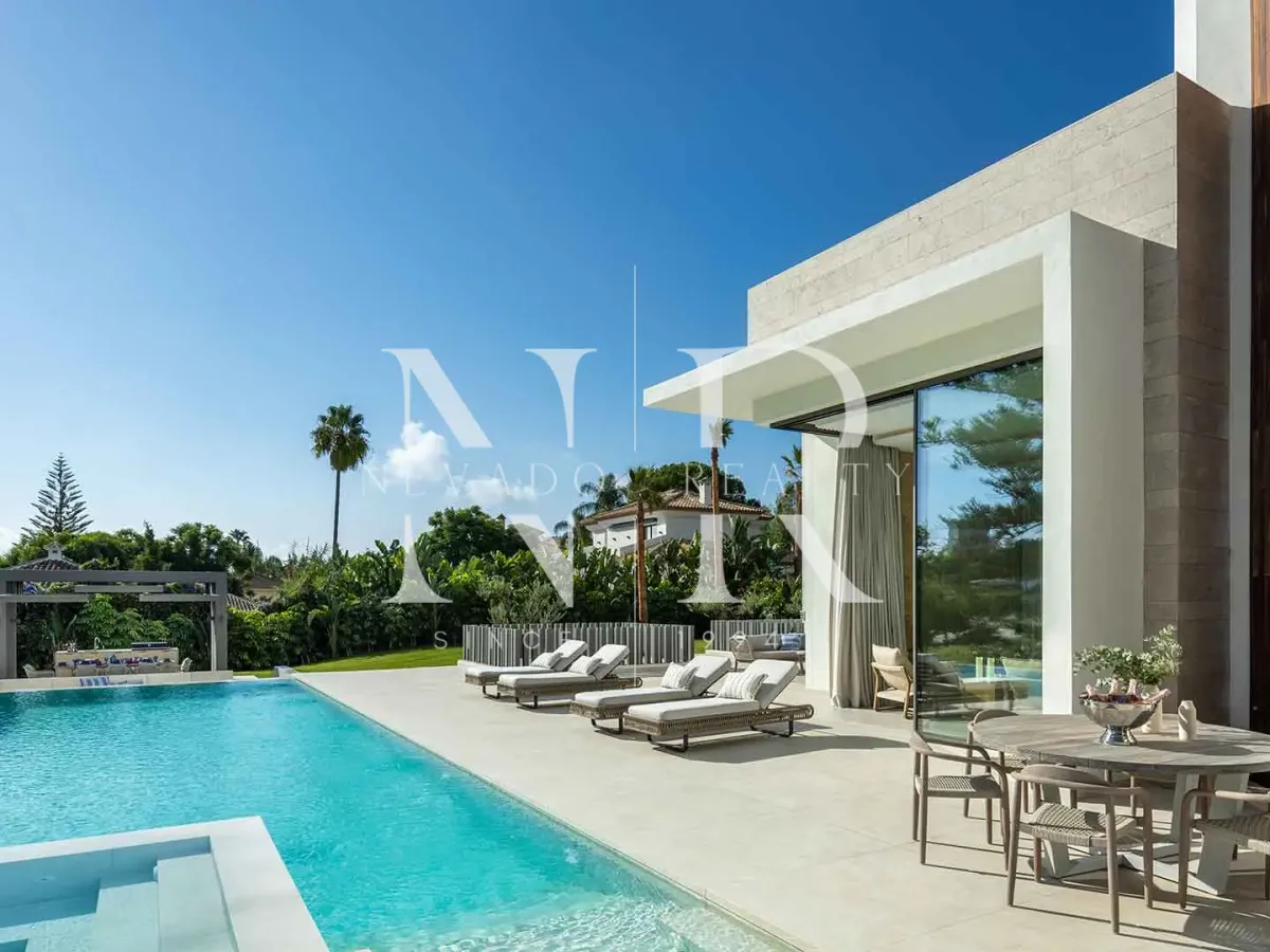Frontline golf villa in Las Brisas Golf with panoramic views for sale