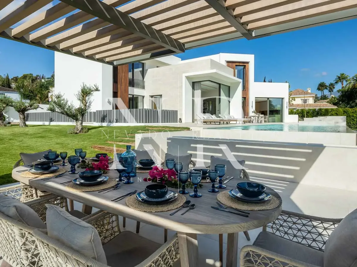 Frontline golf villa in Las Brisas Golf with panoramic views for sale