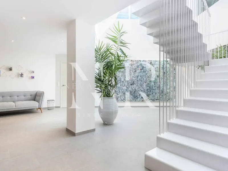 Balinese style villa in Las Brisas Golf with panoramic views for sale