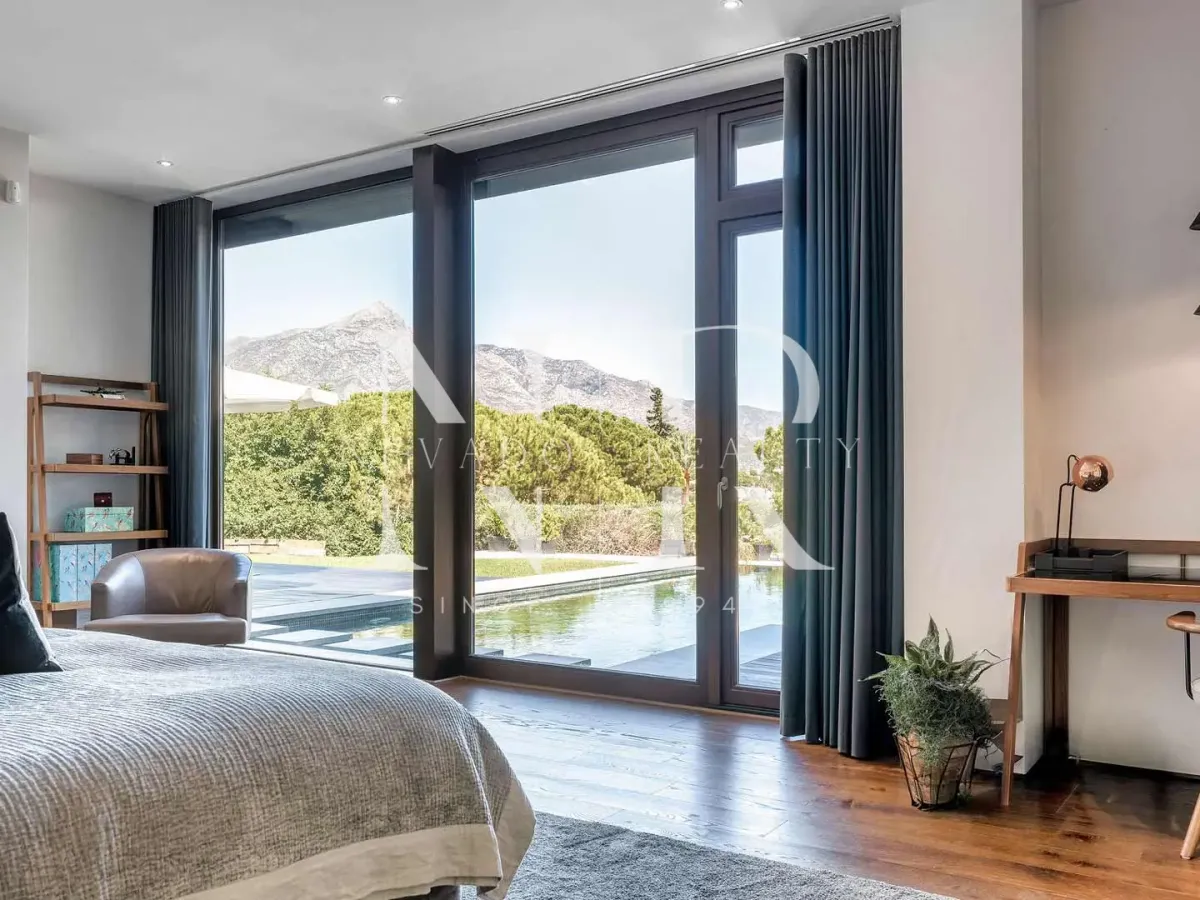 Balinese style villa in Las Brisas Golf with panoramic views for sale