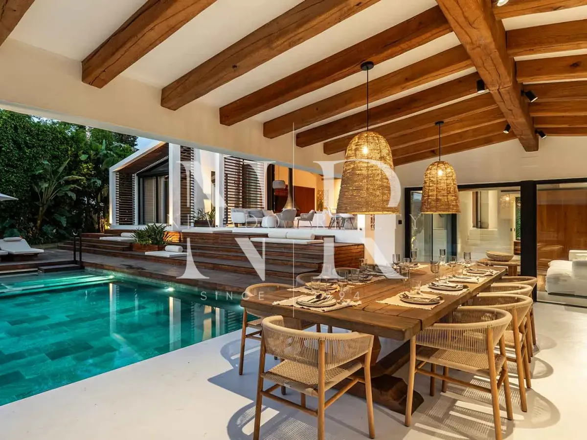 Front line Los Naranjos Golf villa with panoramic views for sale