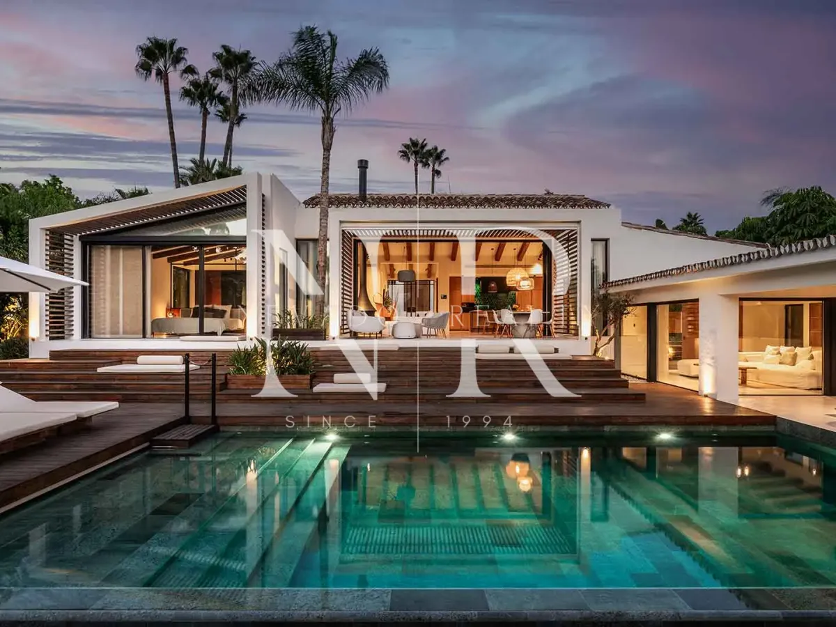 Front line Los Naranjos Golf villa with panoramic views for sale