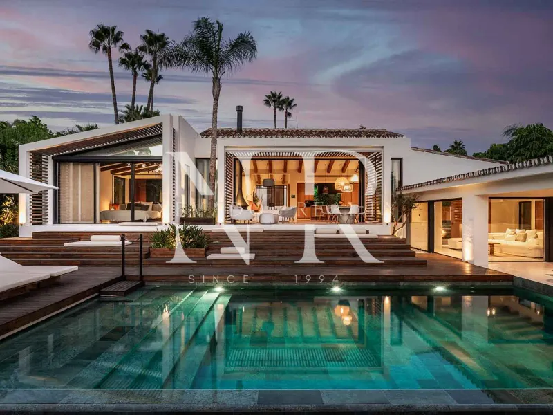 Front line Los Naranjos Golf villa with panoramic views for sale