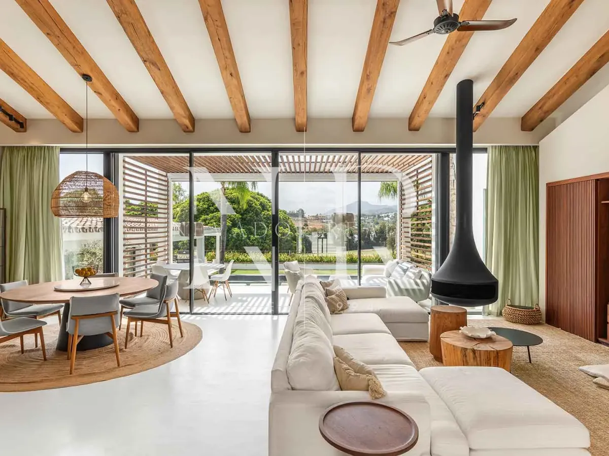 Front line Los Naranjos Golf villa with panoramic views for sale