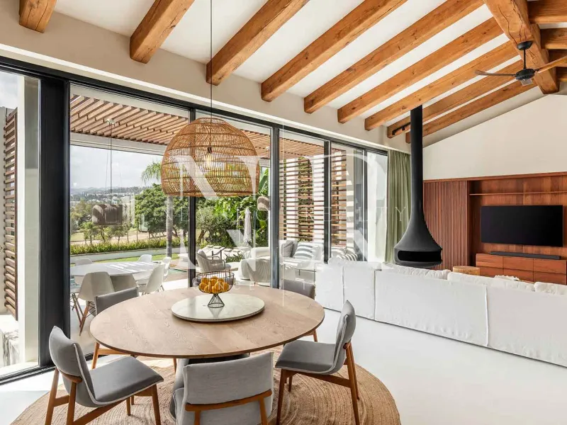 Front line Los Naranjos Golf villa with panoramic views for sale