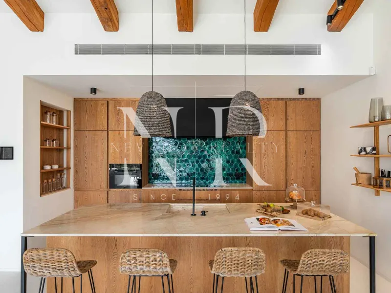 Front line Los Naranjos Golf villa with panoramic views for sale