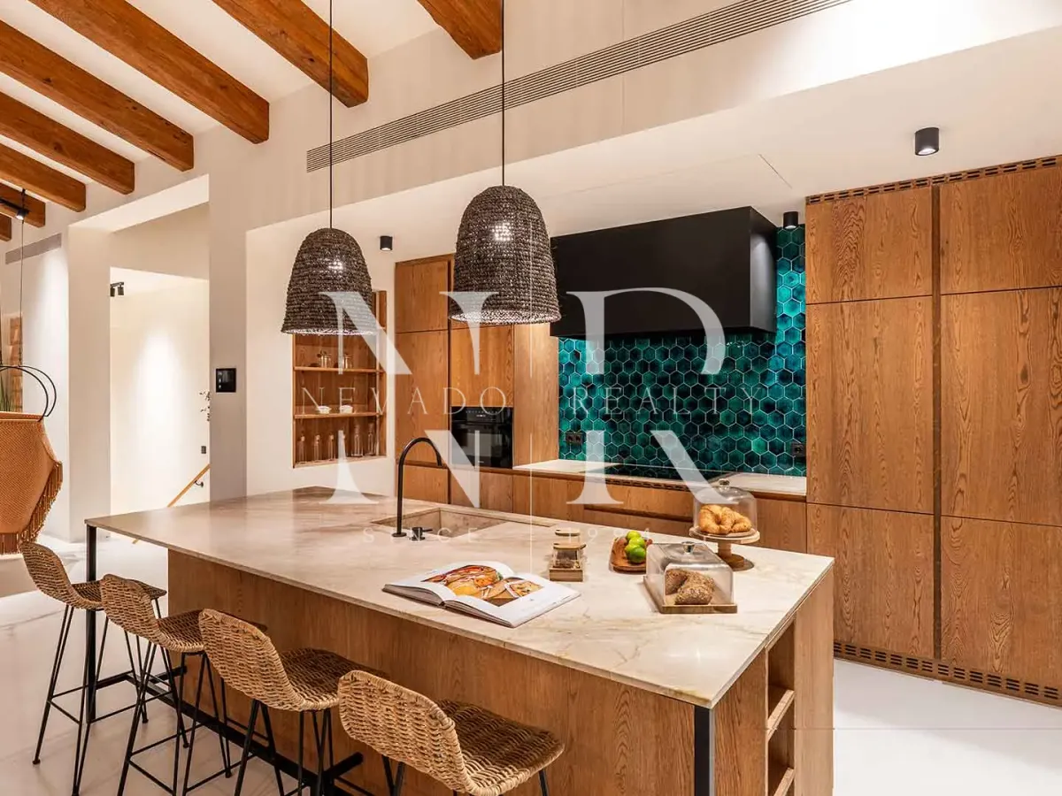 Front line Los Naranjos Golf villa with panoramic views for sale