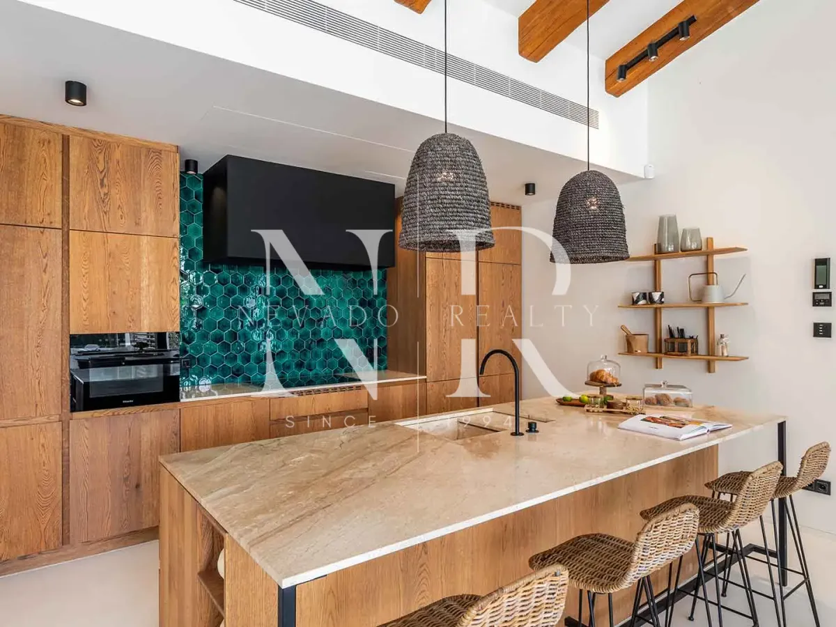 Front line Los Naranjos Golf villa with panoramic views for sale