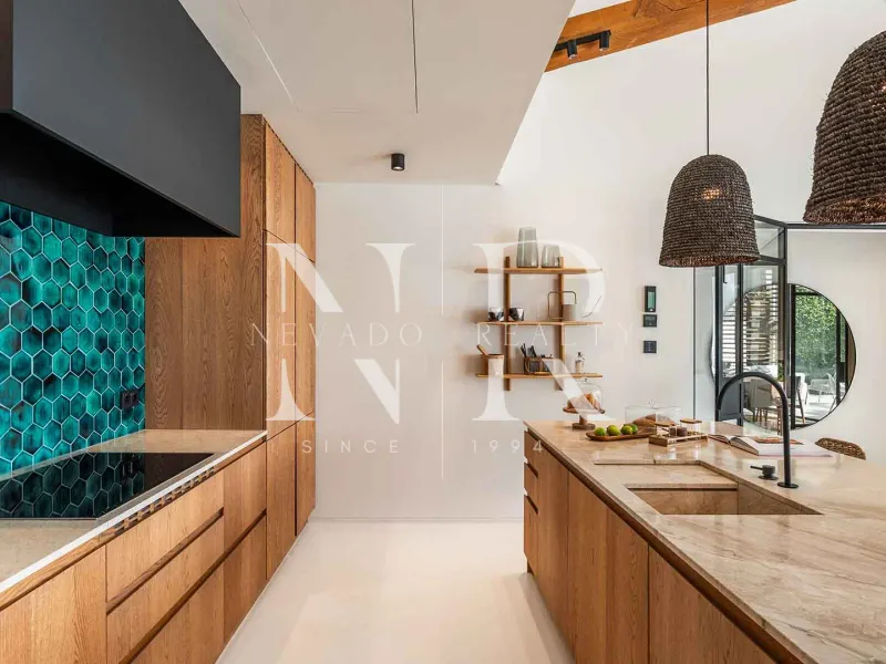 Front line Los Naranjos Golf villa with panoramic views for sale