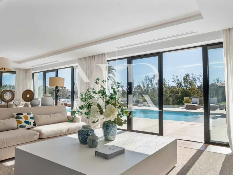 Frontline golf villa in Los Naranjos Golf Club for sale