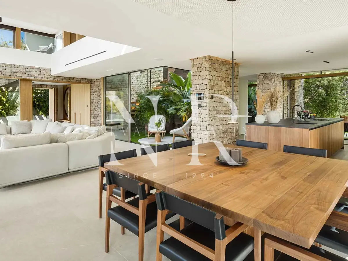 Unique design villa in Nueva Andalucia for sale