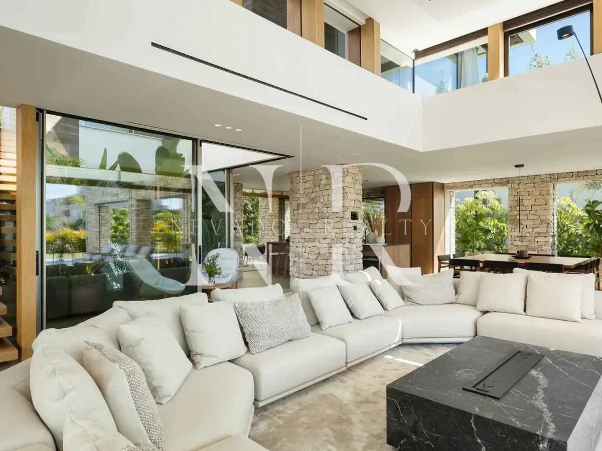 Unique design villa in Nueva Andalucia for sale