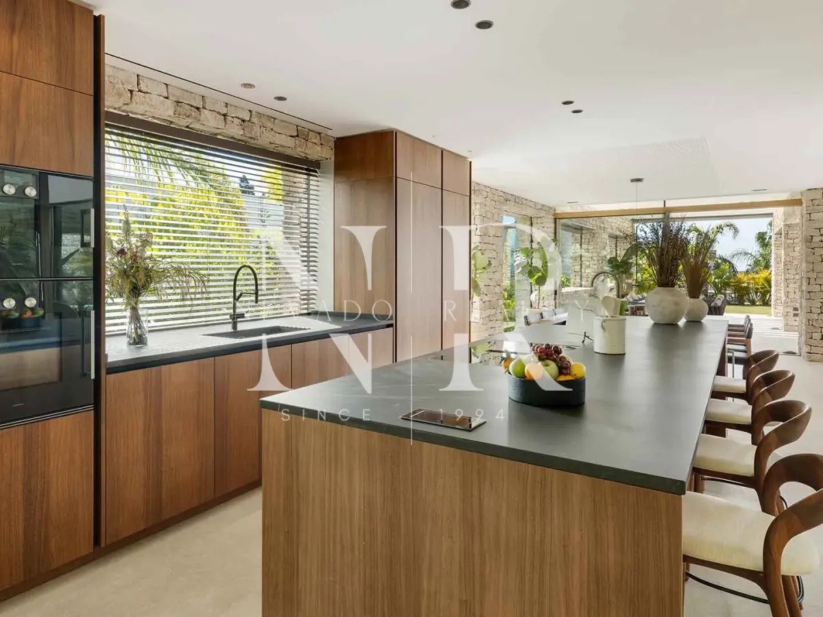 Unique design villa in Nueva Andalucia for sale