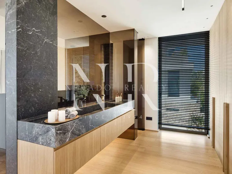 Unique design villa in Nueva Andalucia for sale