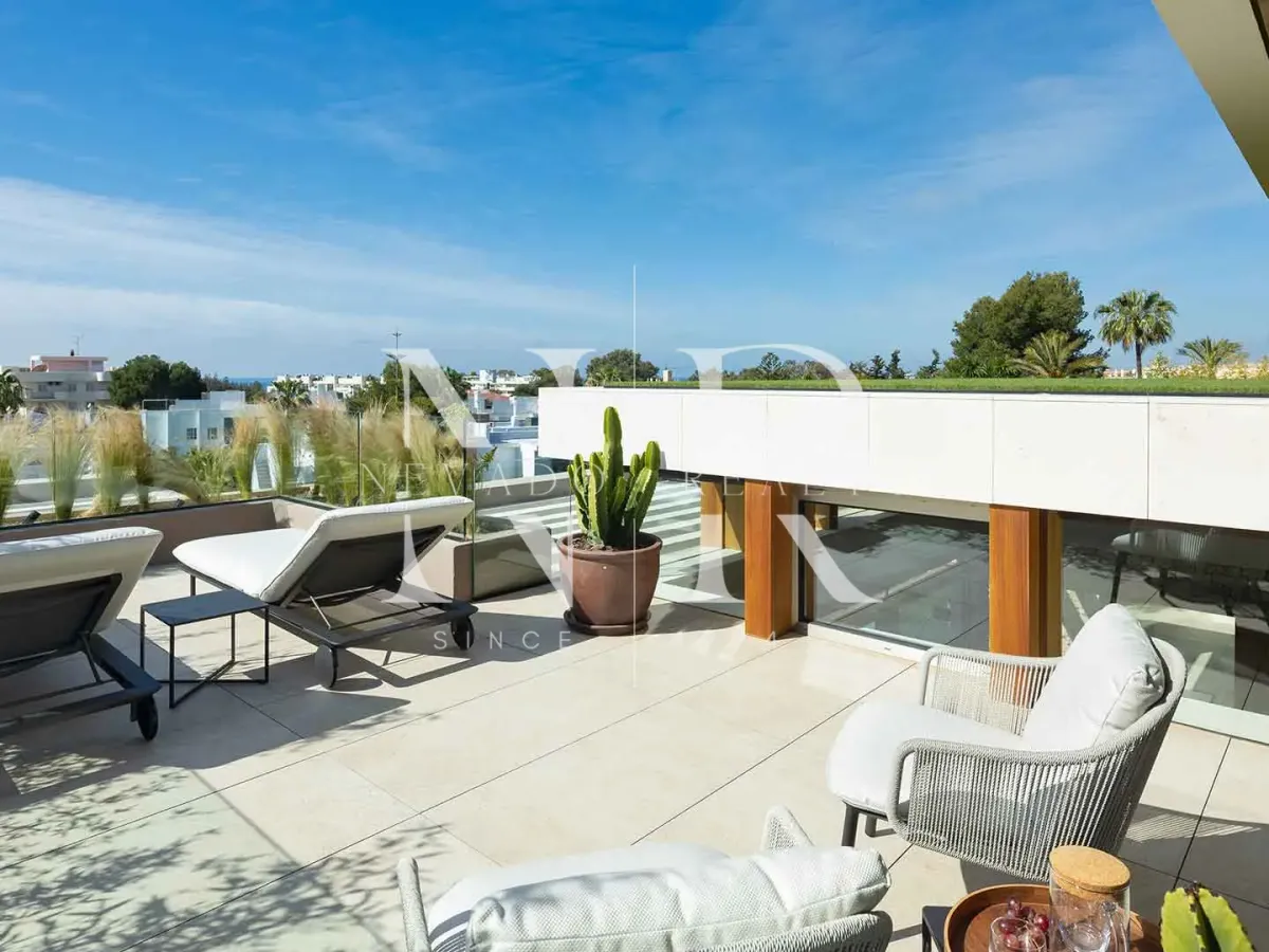 Unique design villa in Nueva Andalucia for sale