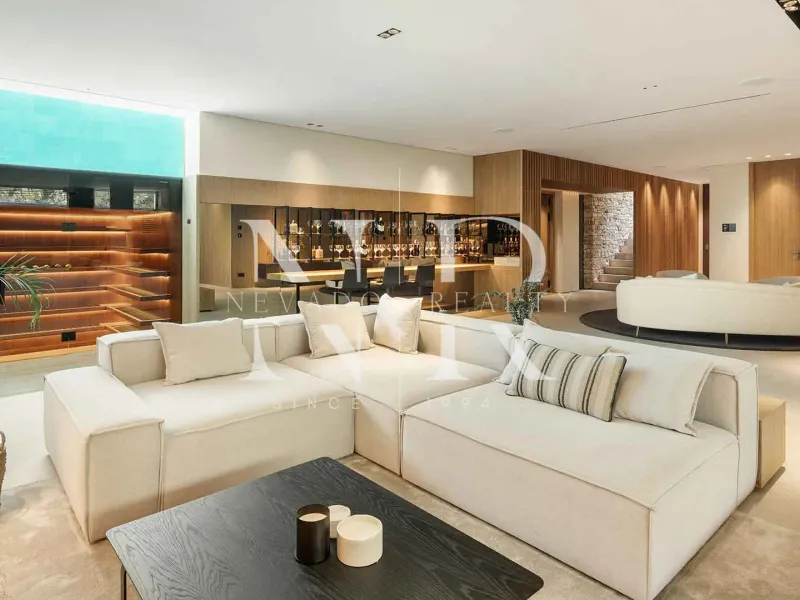 Unique design villa in Nueva Andalucia for sale