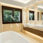 Frontline golf villa in Nueva Andalucia for sale 11