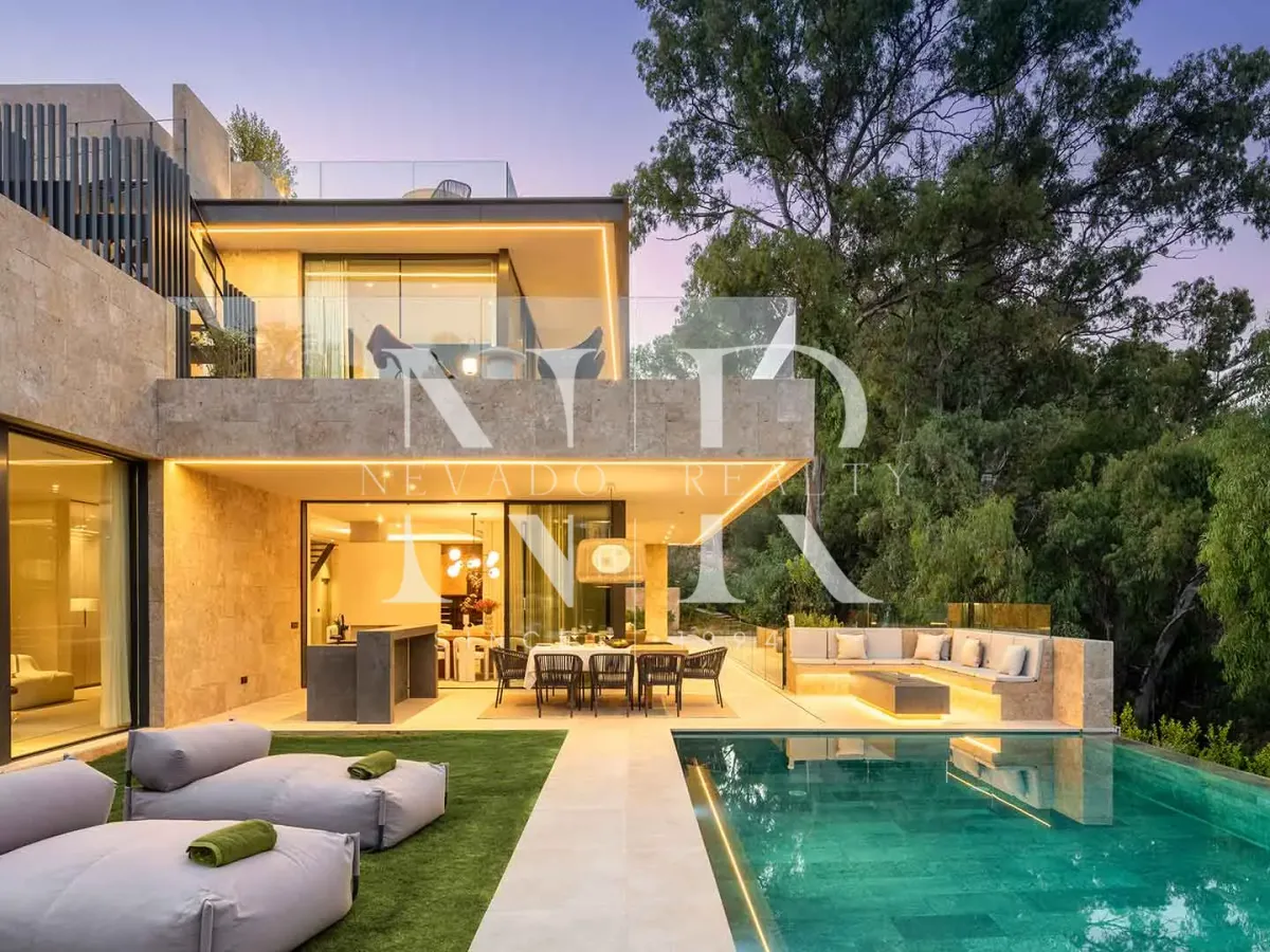 Villa in Nueva Andalucia close to the Golf Valley for sale