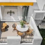 Completely renovated apartment in Los Almendros residential complex for sale 4