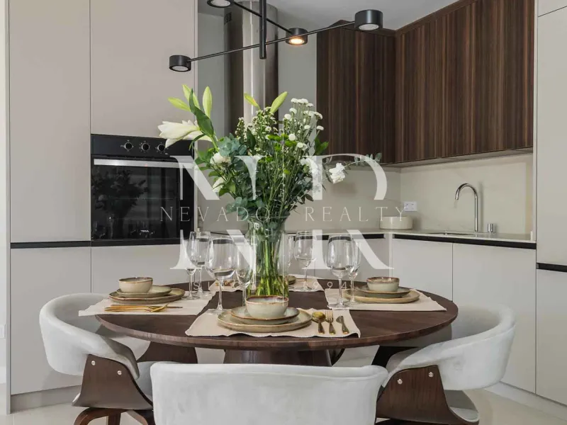 Completely renovated apartment in Los Almendros residential complex for sale