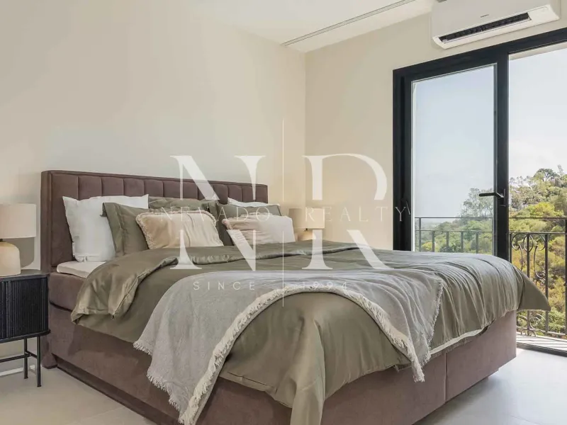 Completely renovated apartment in Los Almendros residential complex for sale