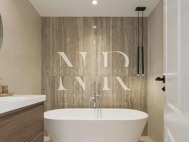 Completely renovated apartment in Los Almendros residential complex for sale