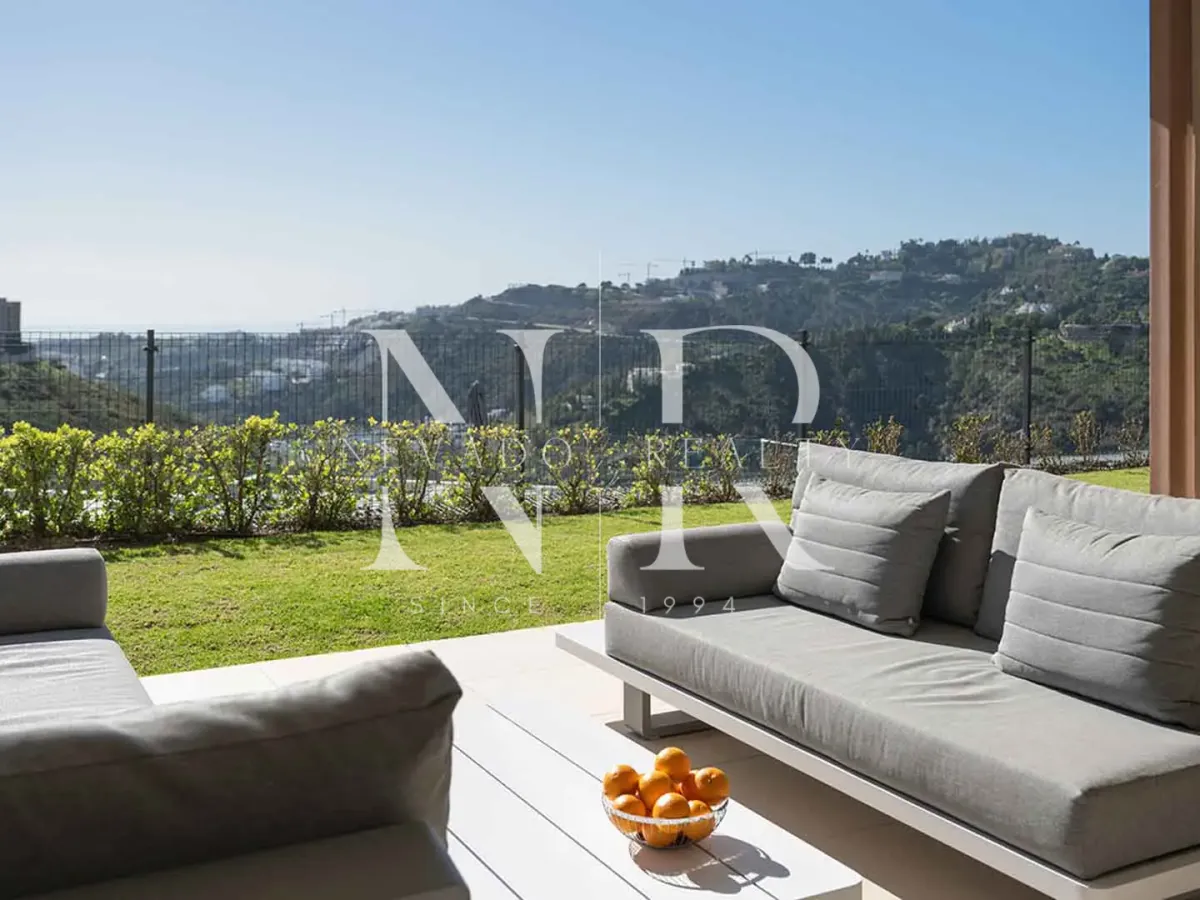 Apartment in the Real de la Quinta residential complex with panoramic sea views for sale