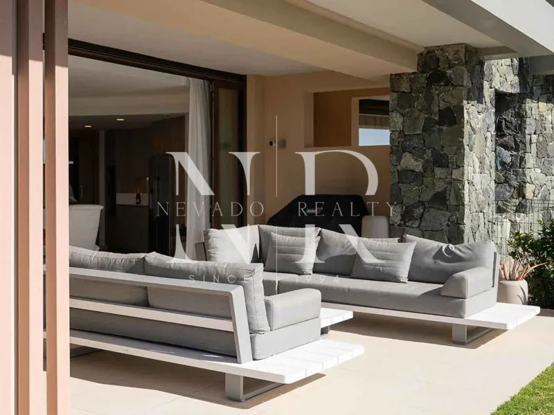 Apartment in the Real de la Quinta residential complex with panoramic sea views for sale