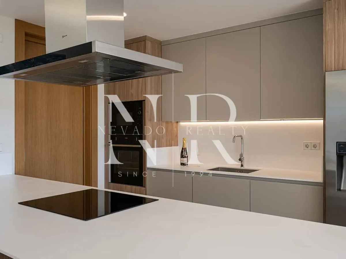 Apartment in the Real de la Quinta residential complex with panoramic sea views for sale