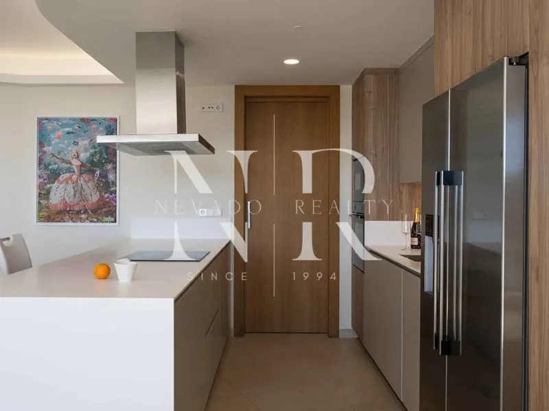 Apartment in the Real de la Quinta residential complex with panoramic sea views for sale