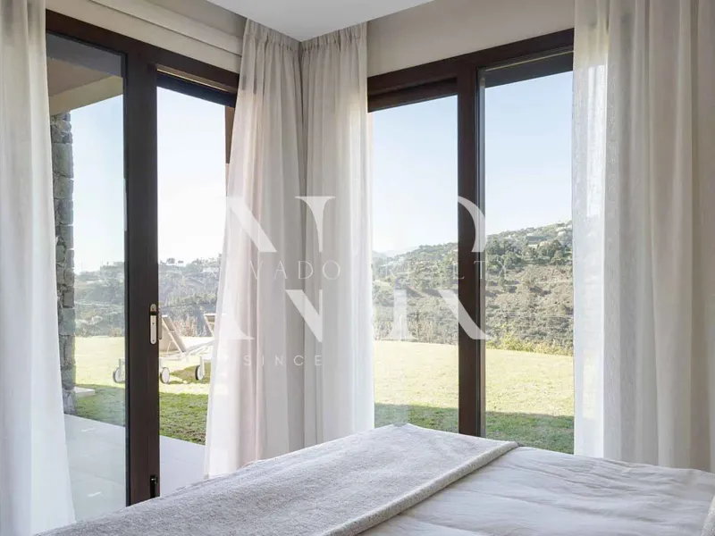 Apartment in the Real de la Quinta residential complex with panoramic sea views for sale