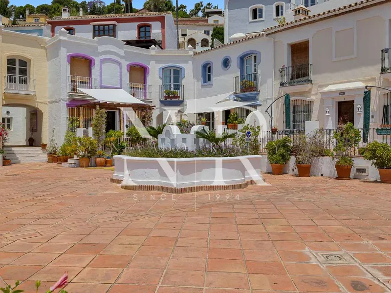 Semi-detached house in La Perla de la Heredia residential area for sale