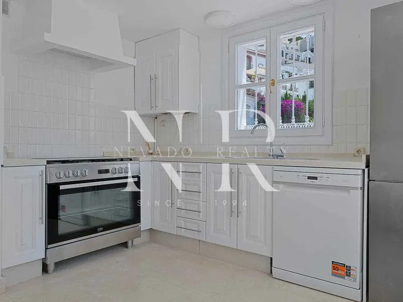 Semi-detached house in La Perla de la Heredia residential area for sale