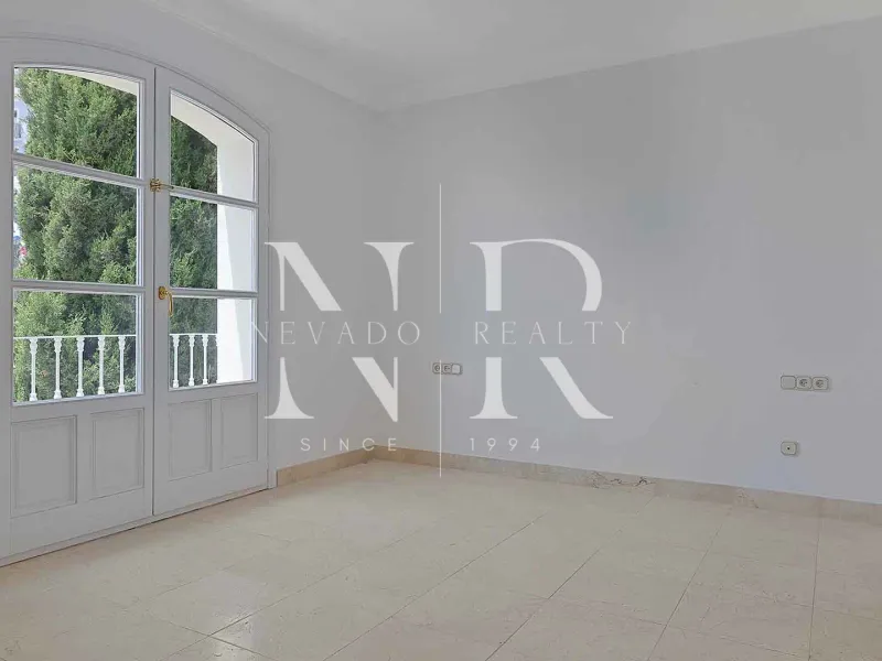 Semi-detached house in La Perla de la Heredia residential area for sale